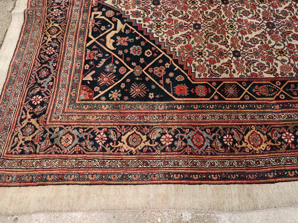 Antique Persian Bidjar Accent Carpet, No.30911 - Gsblank