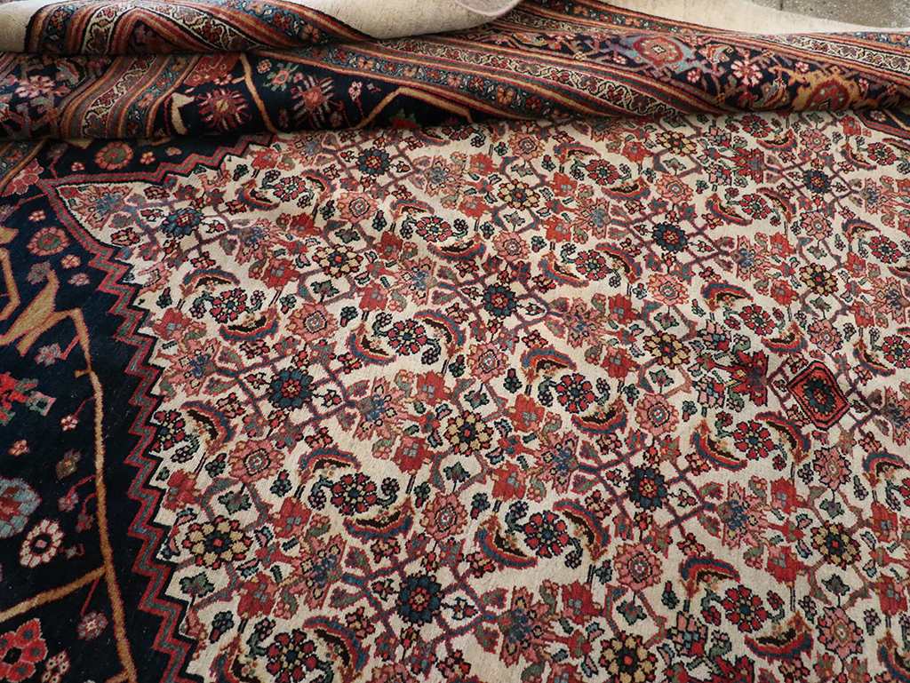 Antique Persian Bidjar Accent Carpet, No.30911 - Gsblank