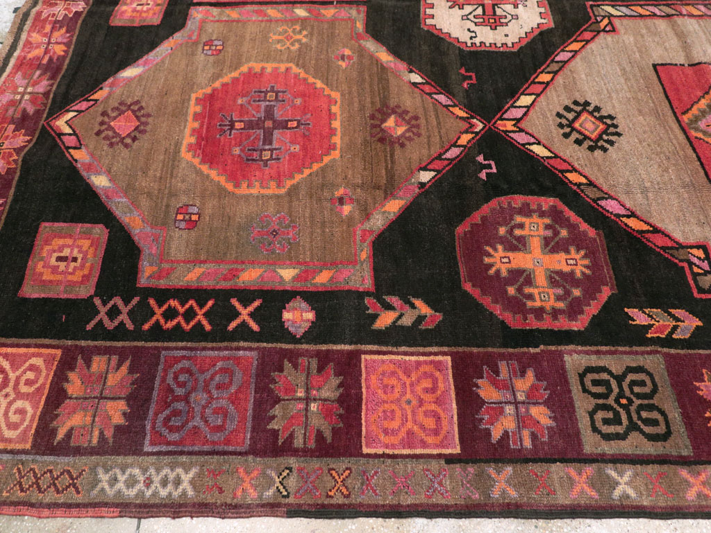 Vintage Turkish Anatolian Tribal Room Size Carpet, No.30914 - Gsblank