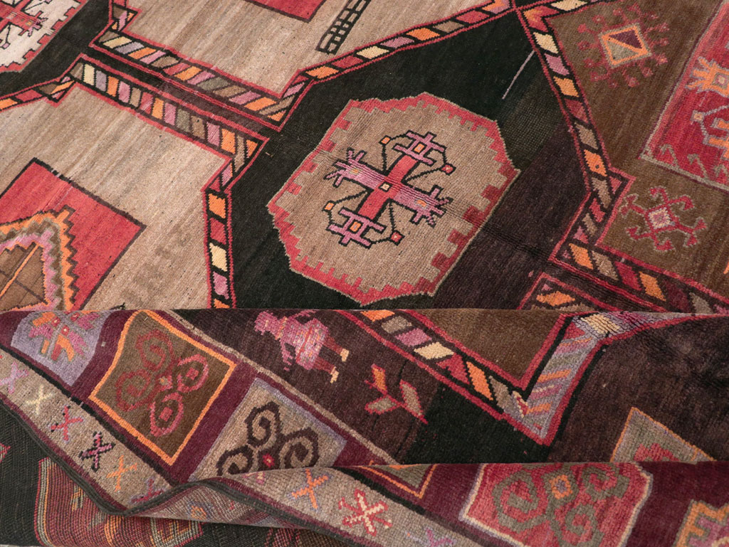 Vintage Turkish Anatolian Tribal Room Size Carpet, No.30914 - Gsblank