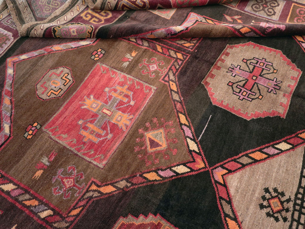 Vintage Turkish Anatolian Tribal Room Size Carpet, No.30914 - Gsblank