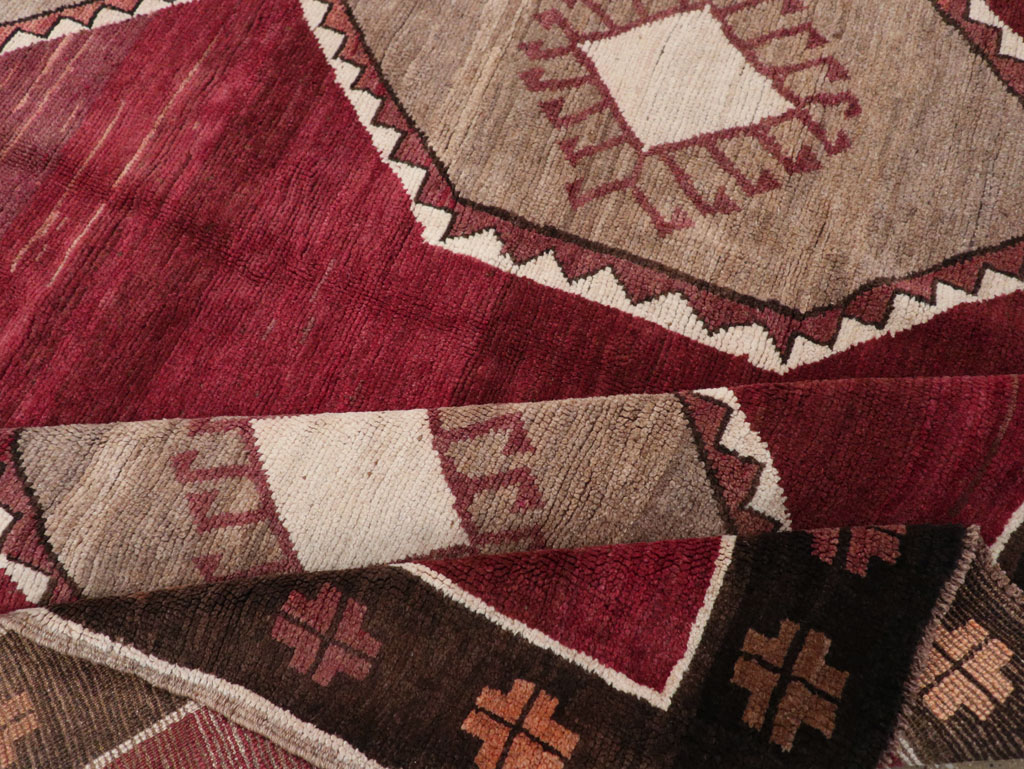 Vintage Turkish Anatolian Accent Carpet, No.30937 - Gsblank