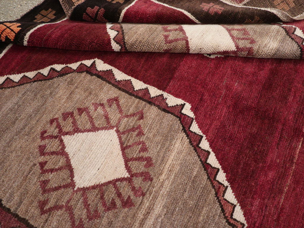 Vintage Turkish Anatolian Accent Carpet, No.30937 - Gsblank