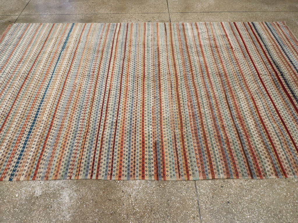 Vintage Turkish Anatolian Accent Rug, No.30941 - Gsblank