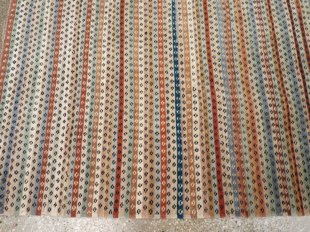 Vintage Turkish Anatolian Accent Rug, No.30941 - Gsblank
