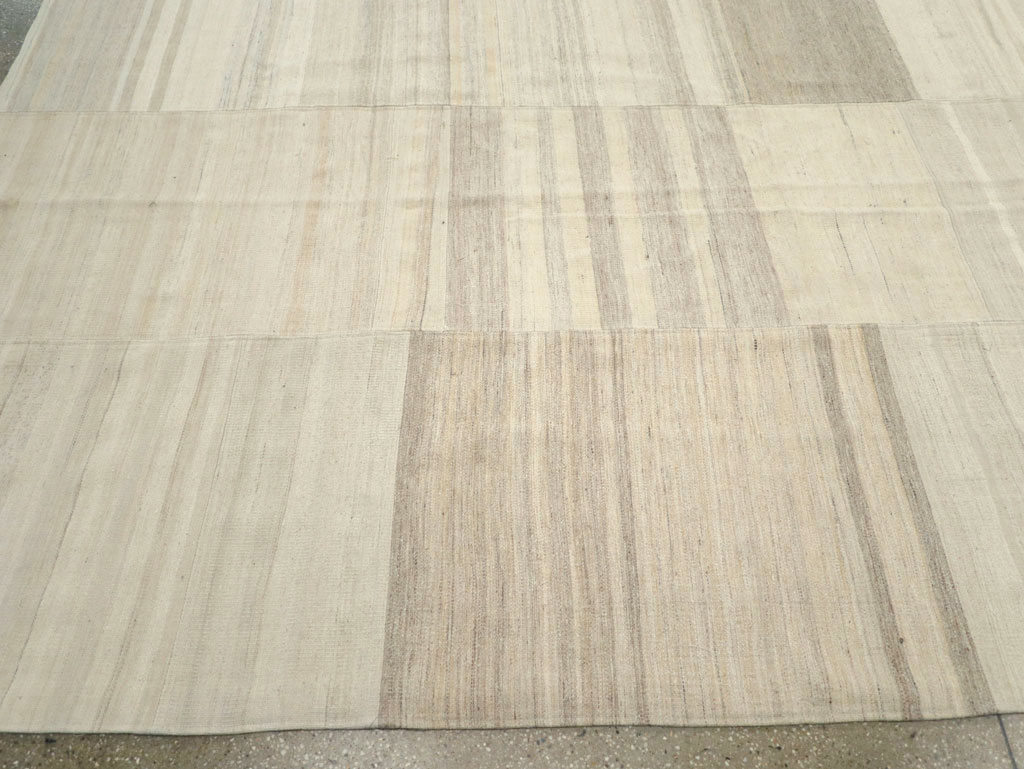 Modern Turkish Flatweave Kilim Large Room Size Carpet, No.30967 - Gsblank