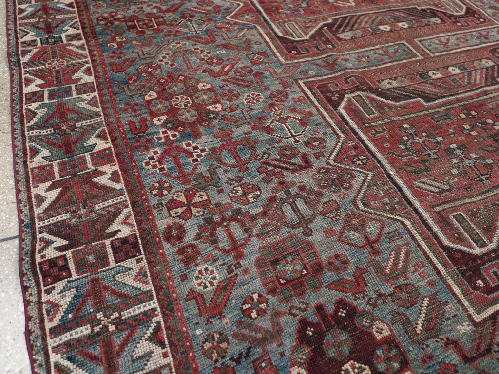 Antique Persian Shiraz Rug, No.31003 - Gsblank