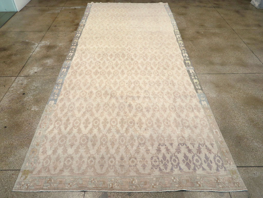 Vintage Anatolian Gallery Carpet, No.31005 - Gsblank