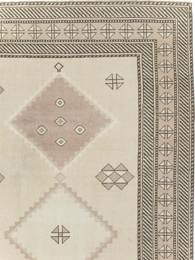 Vintage Turkish Anatolian Room Size Carpet, No.31020 - Gsblank