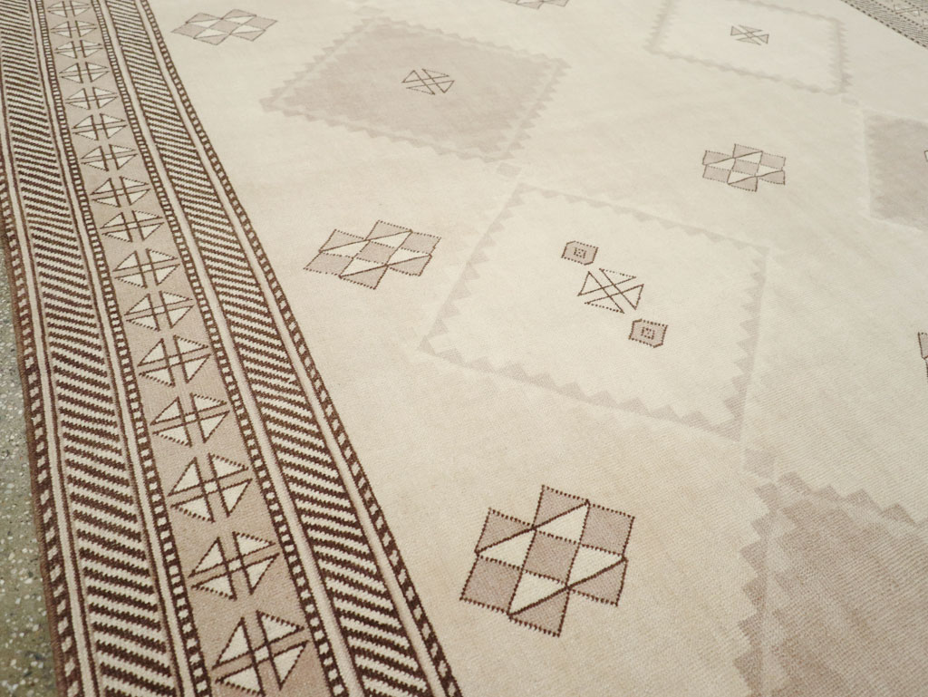 Vintage Turkish Anatolian Room Size Carpet, No.31020 - Gsblank