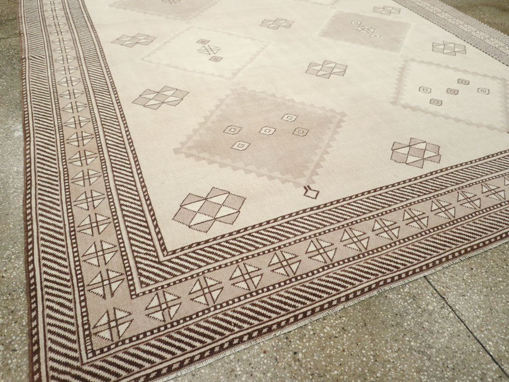 Vintage Turkish Anatolian Room Size Carpet, No.31020 - Gsblank