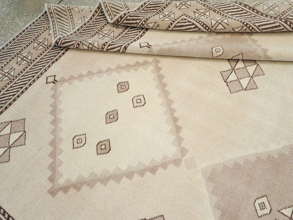 Vintage Turkish Anatolian Small Room Size Carpet, No.31020 - Gsblank