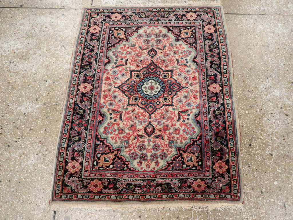 Vintage Persian Sarouk Throw Rug, No.31025 - Gsblank