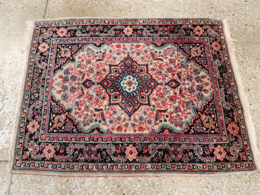 Vintage Persian Sarouk Throw Rug, No.31025 - Gsblank