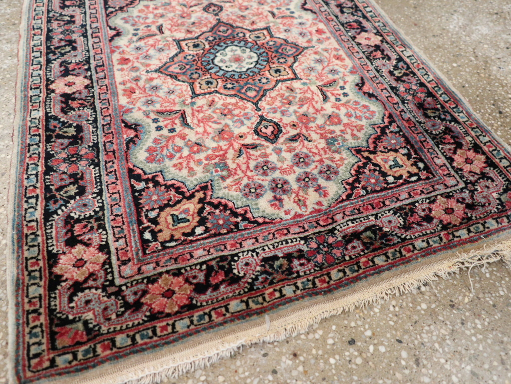 Vintage Persian Sarouk Throw Rug, No.31025 - Gsblank