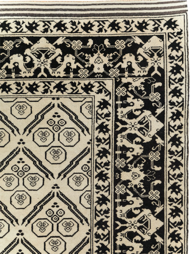Vintage Turkish Anatolian Accent Rug, No.31028 - Gsblank