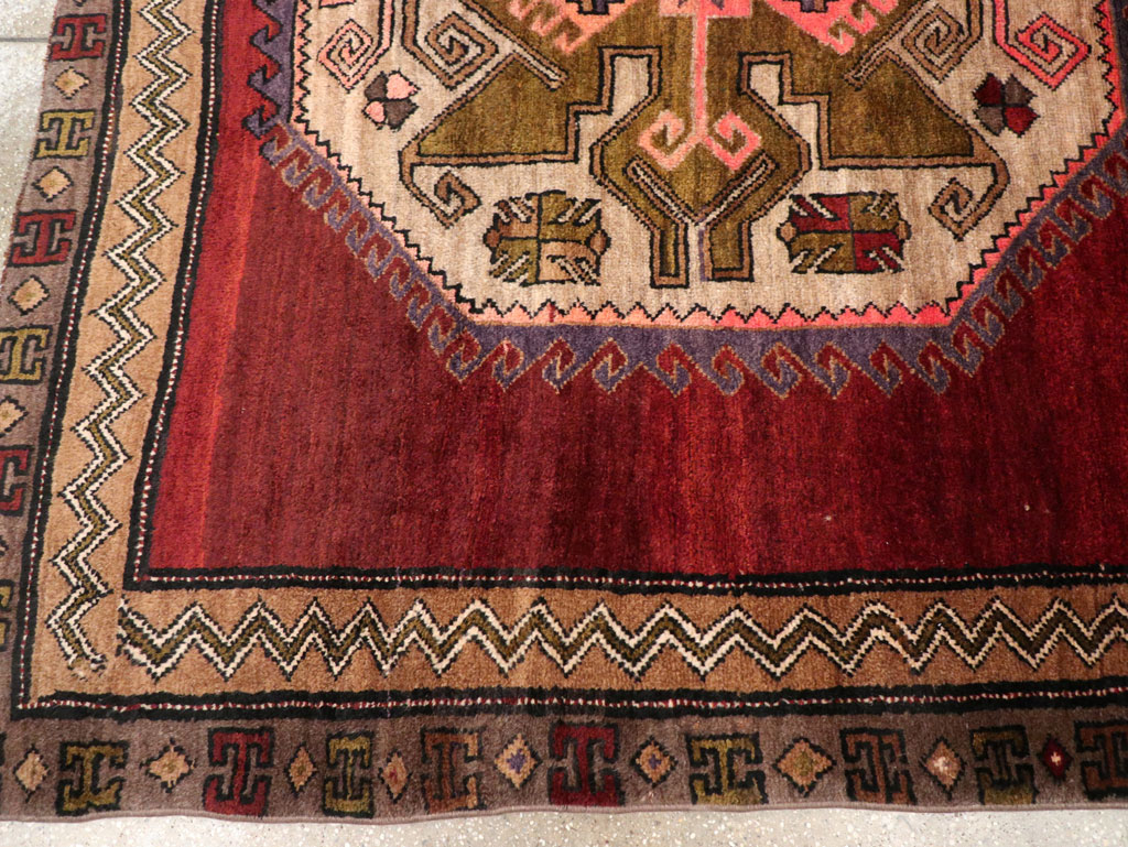 Vintage Turkish Anatolian Accent Rug, No.31047 - Gsblank