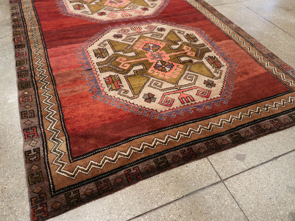 Vintage Turkish Anatolian Accent Rug, No.31047 - Gsblank