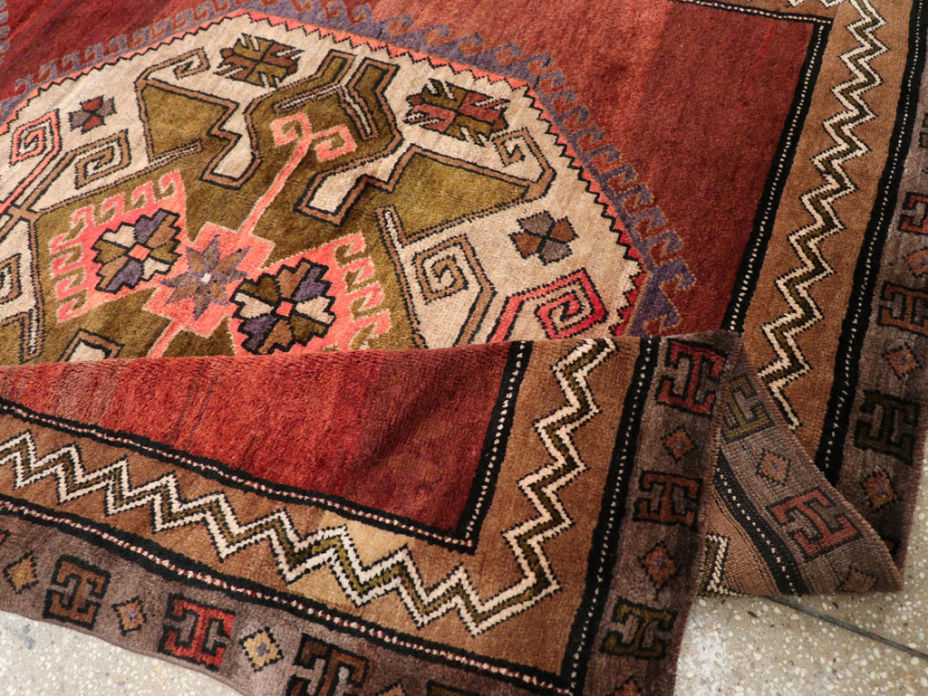 Vintage Turkish Anatolian Accent Rug, No.31047 - Gsblank