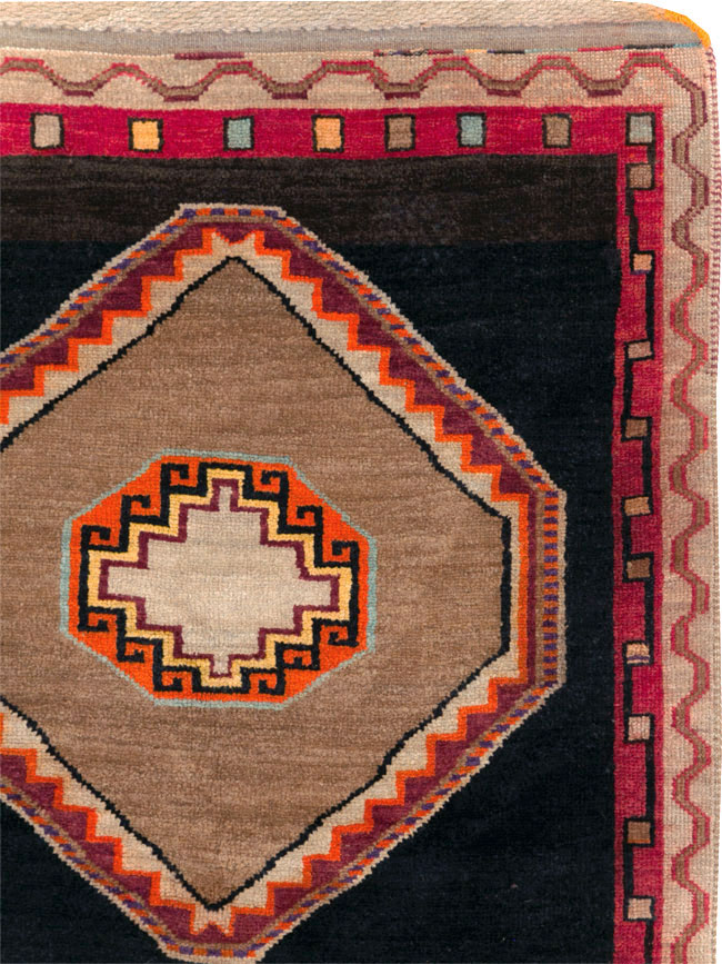 Vintage Turkish Anatolian Gallery Carpet, No.31054 - Gsblank