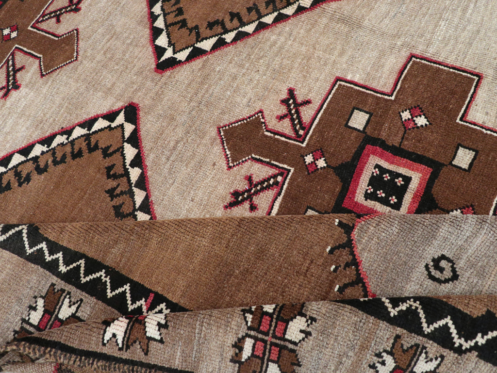 Vintage Turkish Anatolian Tribal Room Size Carpet, No.31055 - Gsblank