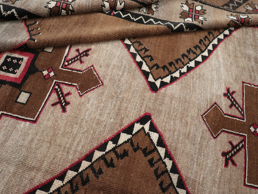 Vintage Turkish Anatolian Tribal Room Size Carpet, No.31055 - Gsblank