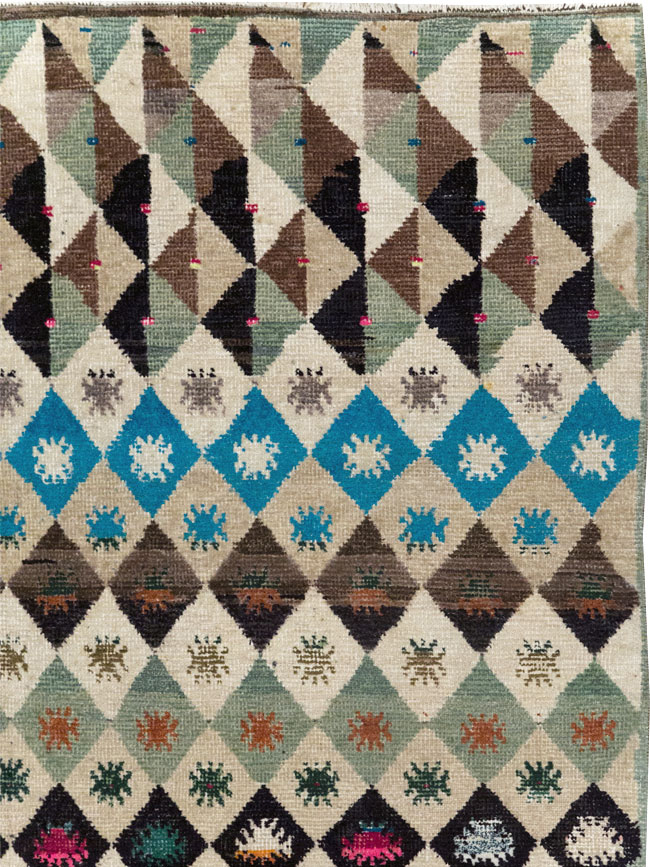 Vintage Turkish Anatolian Small Room Size Rug, No.31058 - Gsblank