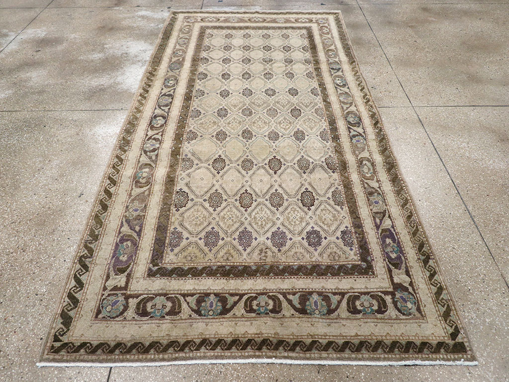 Vintage Persian Mahal Gallery Rug, No.31070 - Gsblank