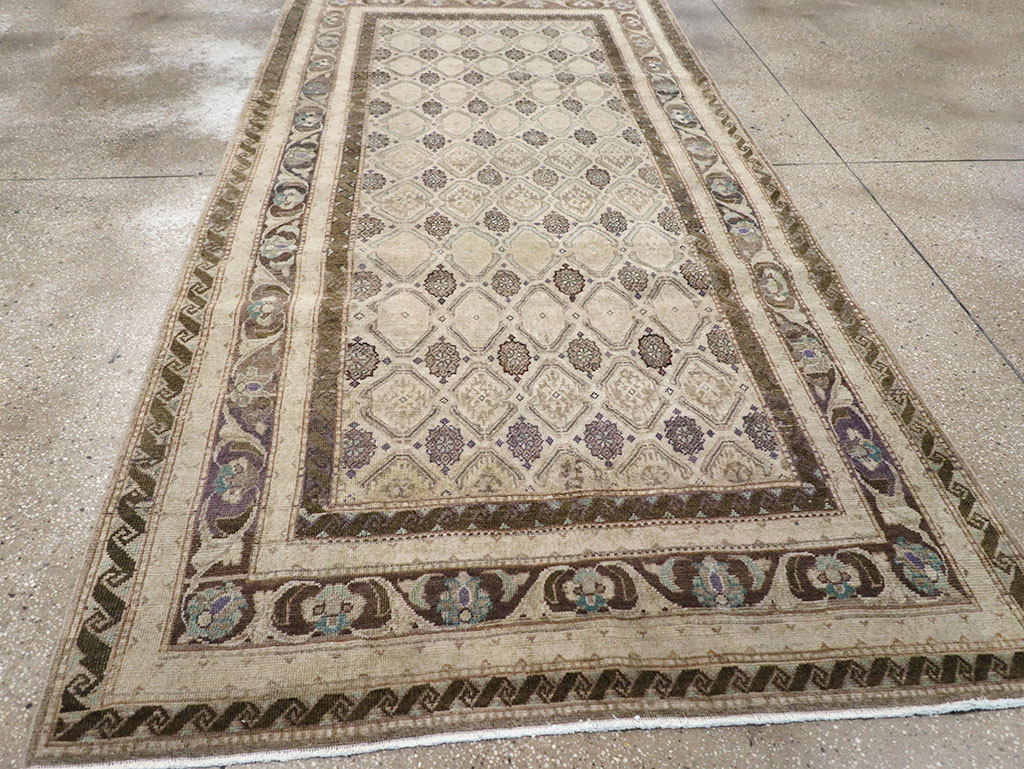 Vintage Persian Mahal Gallery Rug, No.31070 - Gsblank