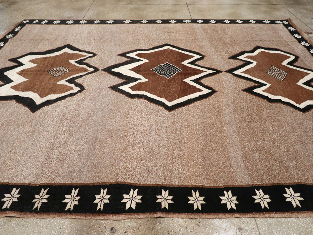 Vintage Turkish Anatolian Tribal Room Size Carpet, No.31112 - Gsblank