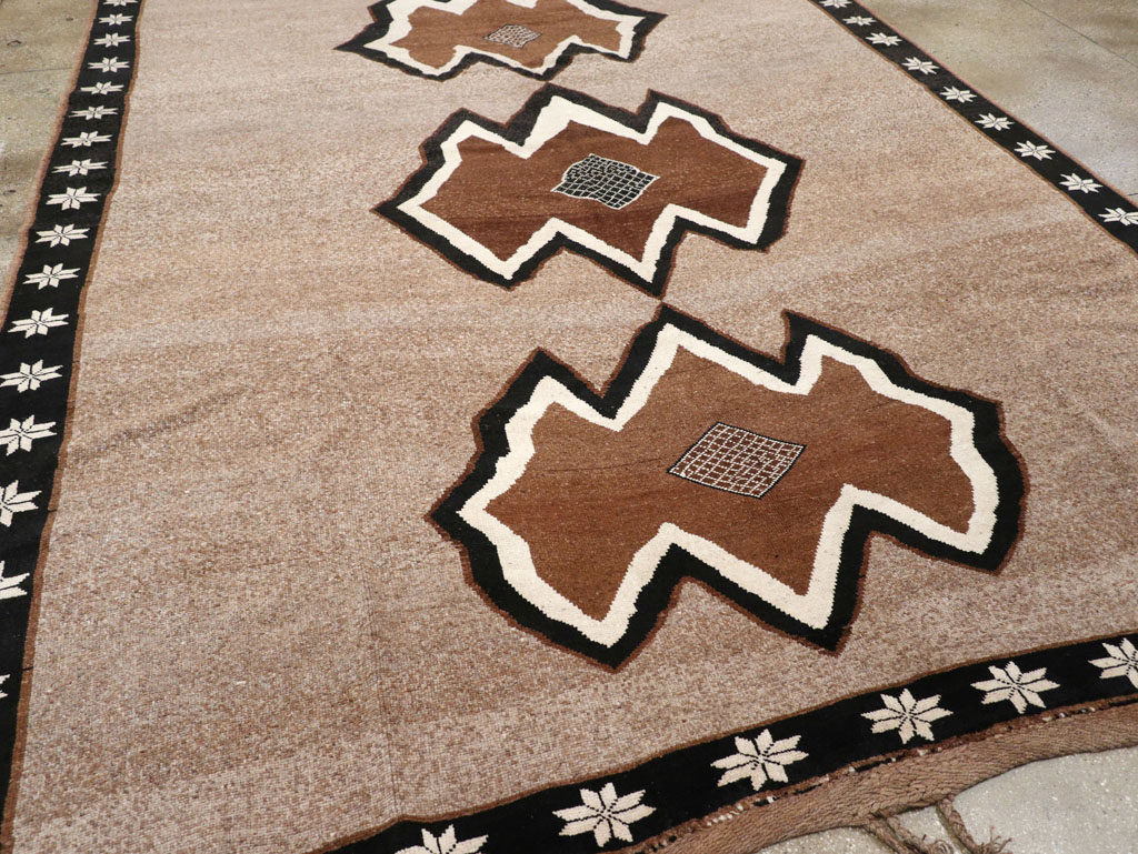 Vintage Turkish Anatolian Tribal Room Size Carpet, No.31112 - Gsblank