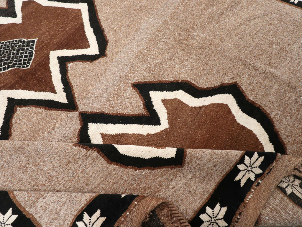 Vintage Turkish Anatolian Tribal Room Size Carpet, No.31112 - Gsblank