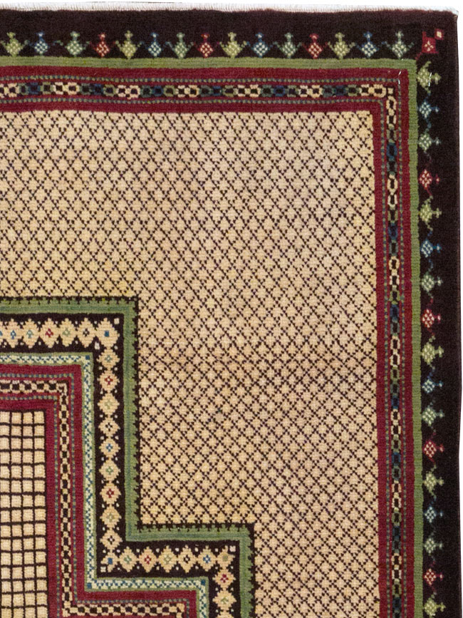 Vintage Persian Mashad Throw Rug, No.31118 - Gsblank