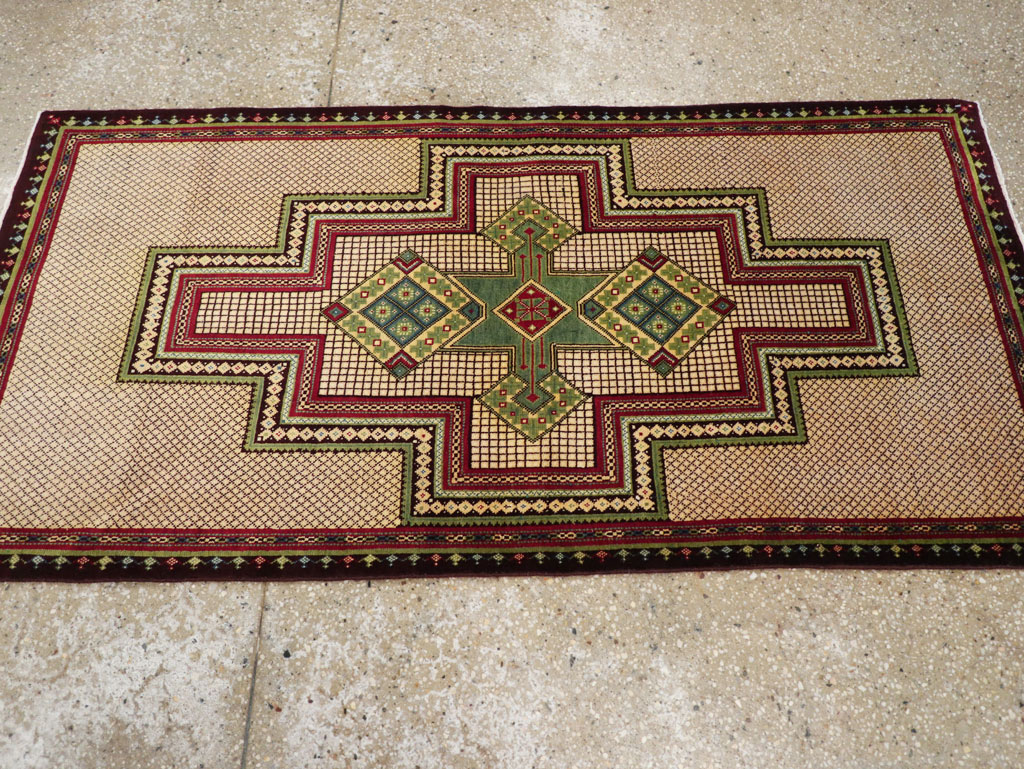 Vintage Persian Mashad Throw Rug, No.31118 - Gsblank