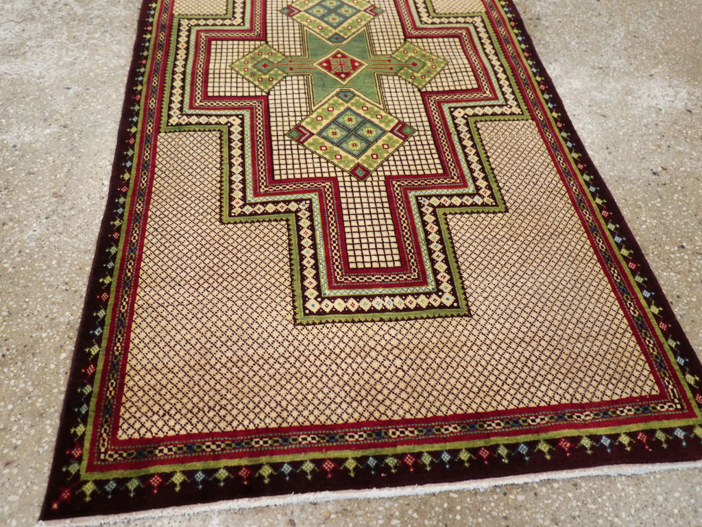 Vintage Persian Mashad Throw Rug, No.31118 - Gsblank