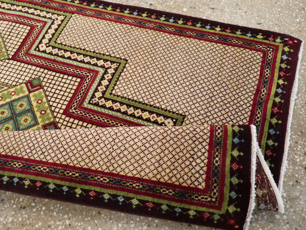 Vintage Persian Mashad Throw Rug, No.31118 - Gsblank