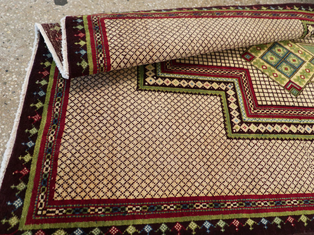 Vintage Persian Mashad Throw Rug, No.31118 - Gsblank