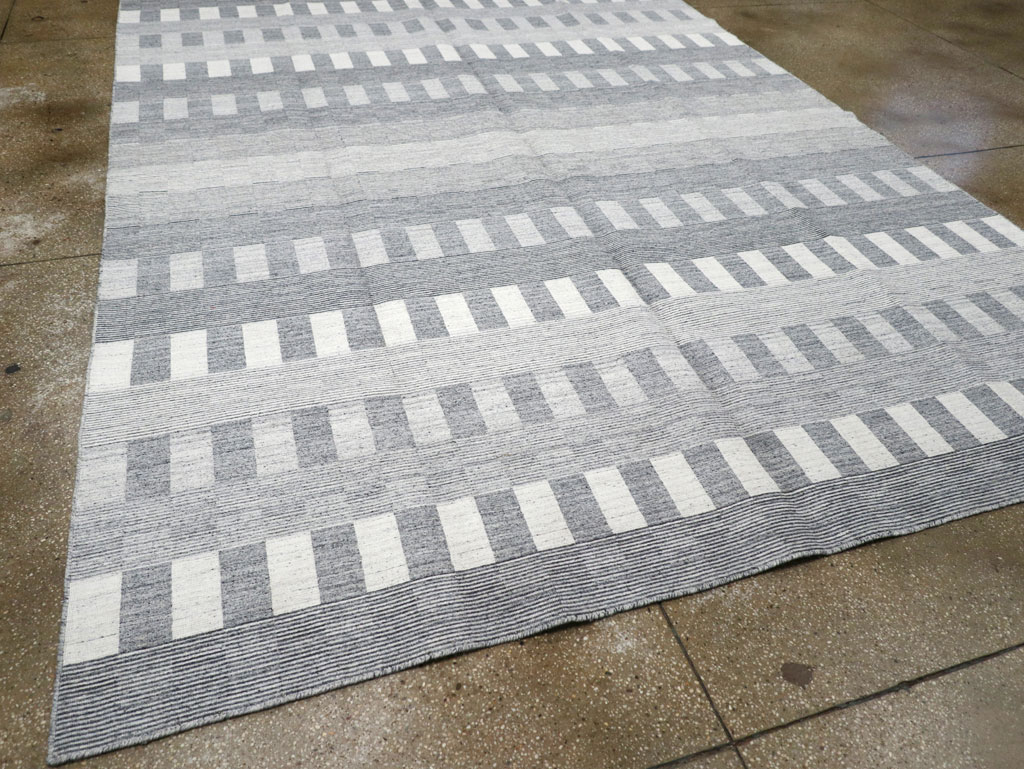 Contemporary Turkish Flatweave Room Size Carpet, No.31123 - Gsblank