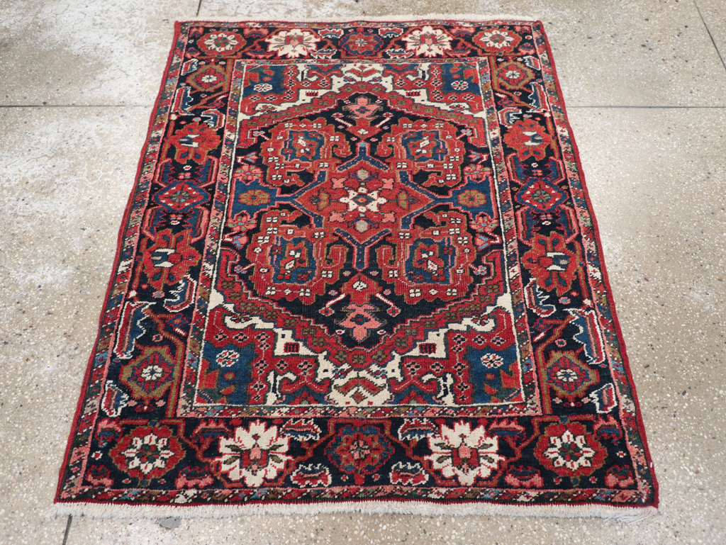 Antique Persian Heriz Throw Rug, No.31124 - Gsblank