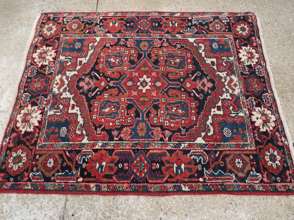 Antique Persian Heriz Throw Rug, No.31124 - Gsblank