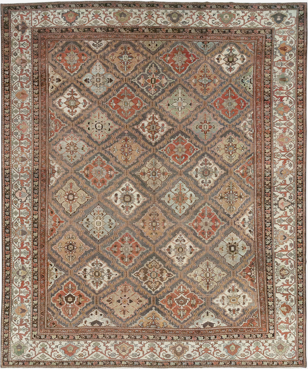 Antique Persian Bakhtiari Room Size Carpet, No.31136 - Gsblank