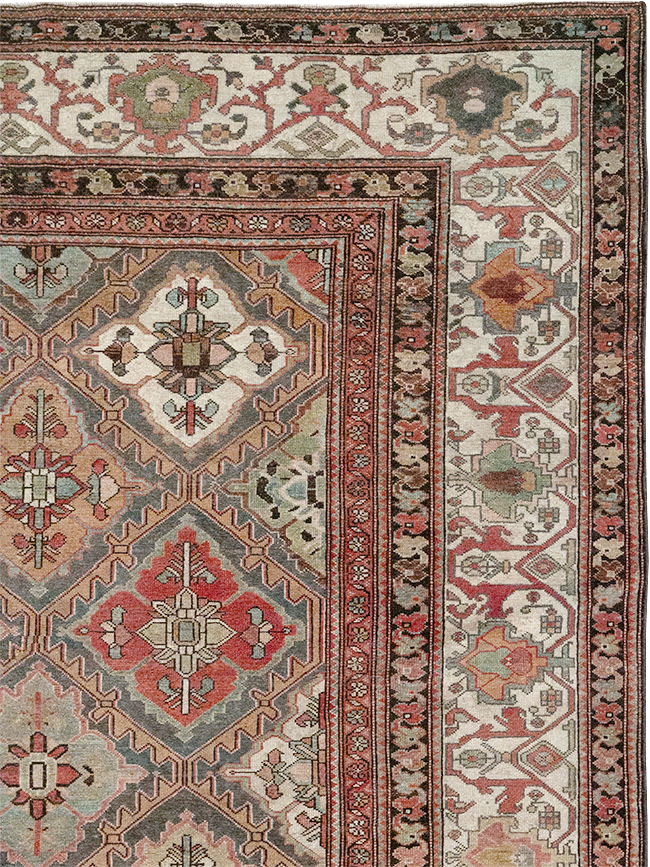 Antique Persian Bakhtiari Room Size Carpet, No.31136 - Gsblank