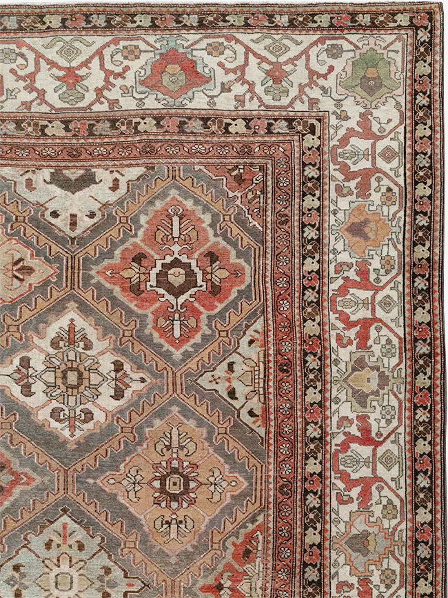 Antique Persian Bakhtiari Room Size Carpet, No.31136 - Gsblank