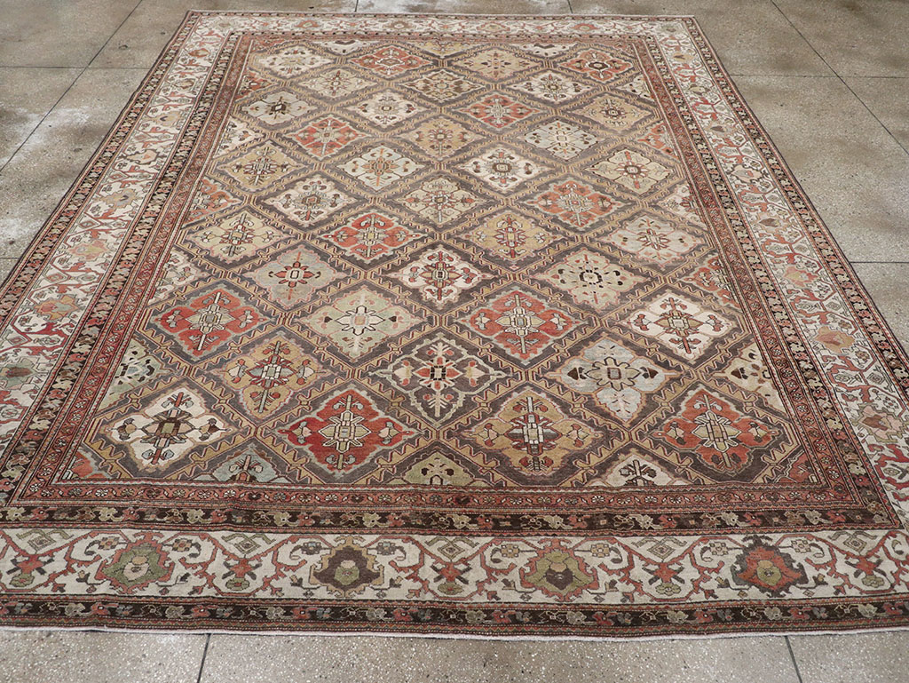 Antique Persian Bakhtiari Room Size Carpet, No.31136 - Gsblank