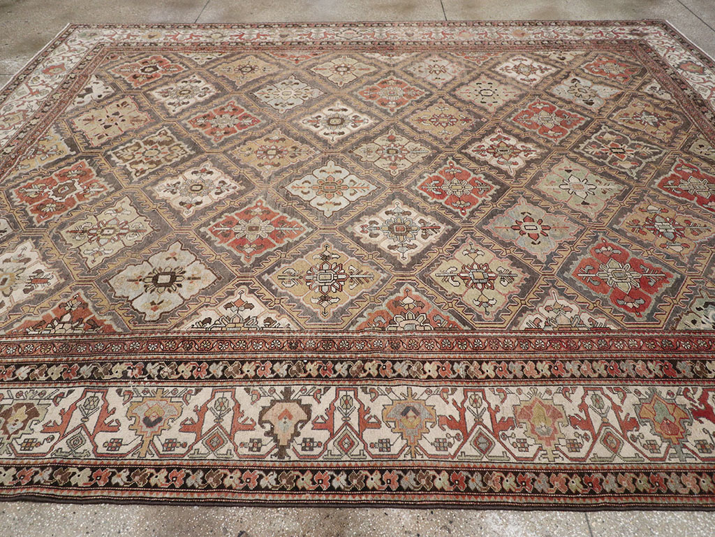 Antique Persian Bakhtiari Room Size Carpet, No.31136 - Gsblank
