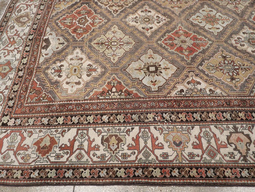 Antique Persian Bakhtiari Room Size Carpet, No.31136 - Gsblank