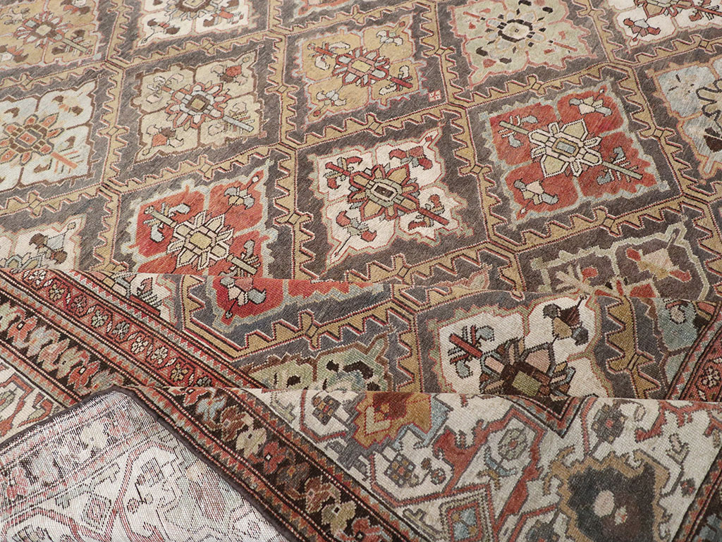 Antique Persian Bakhtiari Room Size Carpet, No.31136 - Gsblank