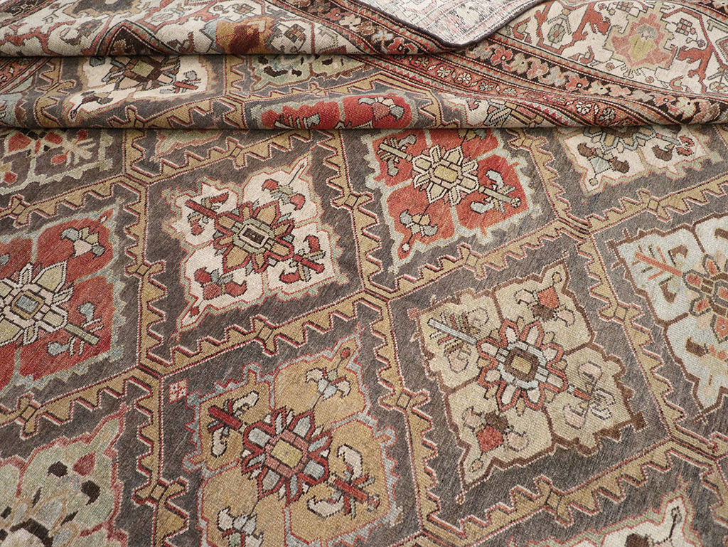 Antique Persian Bakhtiari Room Size Carpet, No.31136 - Gsblank