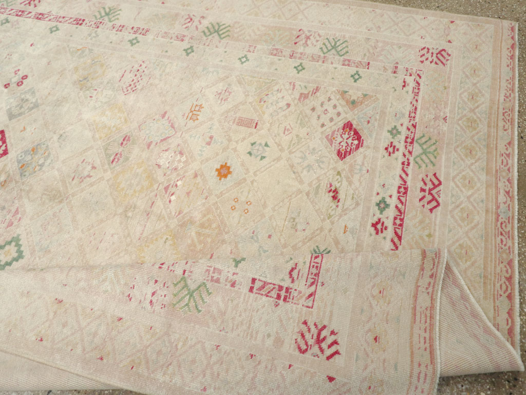 Vintage Turkish Anatolian Accent Carpet, No.31140 - Gsblank