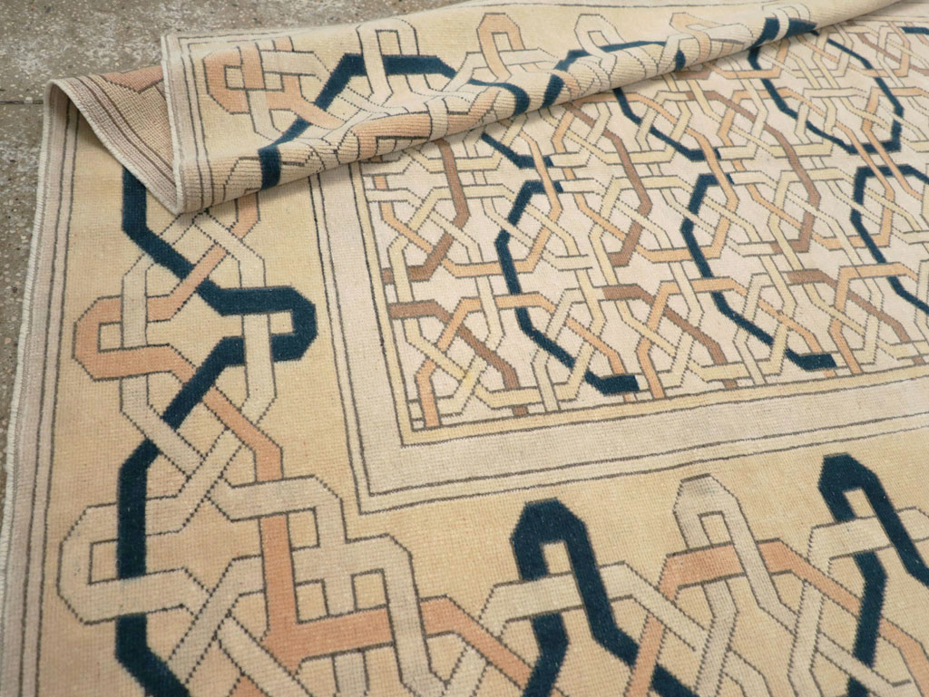 Vintage Turkish Anatolian Art Deco Style Accent Rug, No.31142 - Gsblank